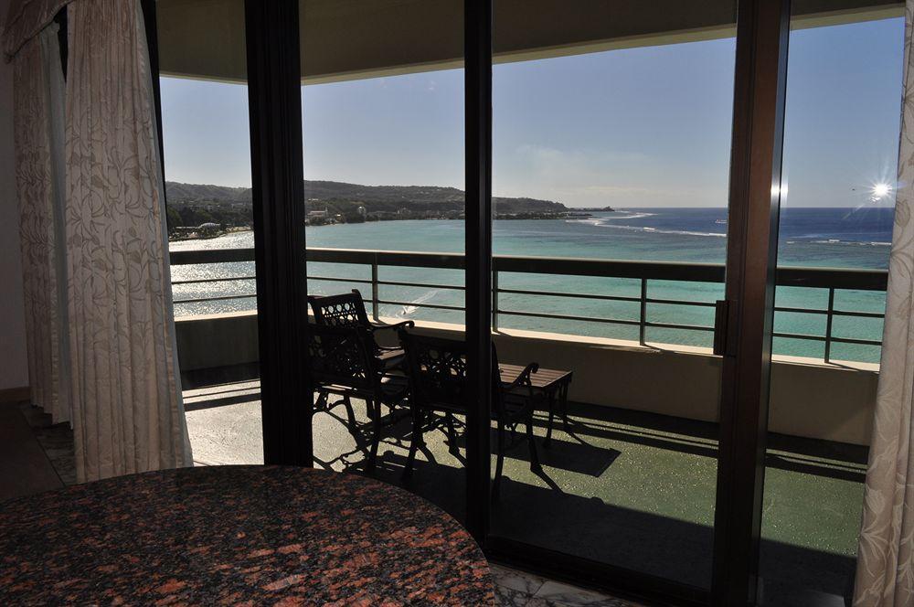 Alupang Beach Tower Тамунинг Екстериор снимка