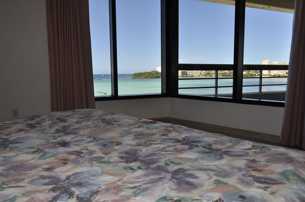 Alupang Beach Tower Тамунинг Екстериор снимка