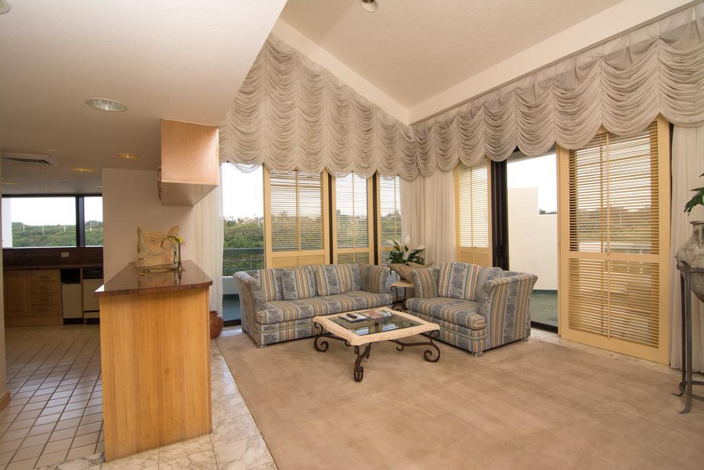 Alupang Beach Tower Тамунинг Екстериор снимка