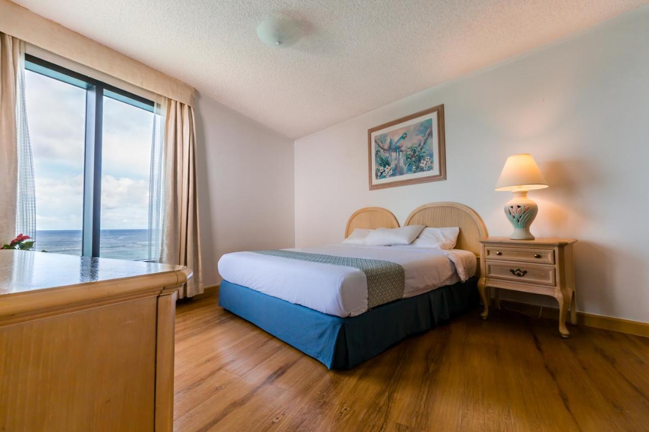 Alupang Beach Tower Тамунинг Екстериор снимка